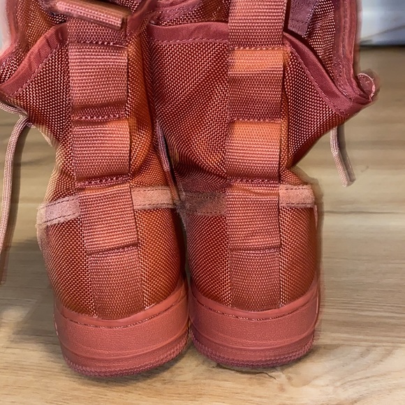 Nike SF Air Force 1 High in Dusty pink or peach rare - Picture 2 of 13
